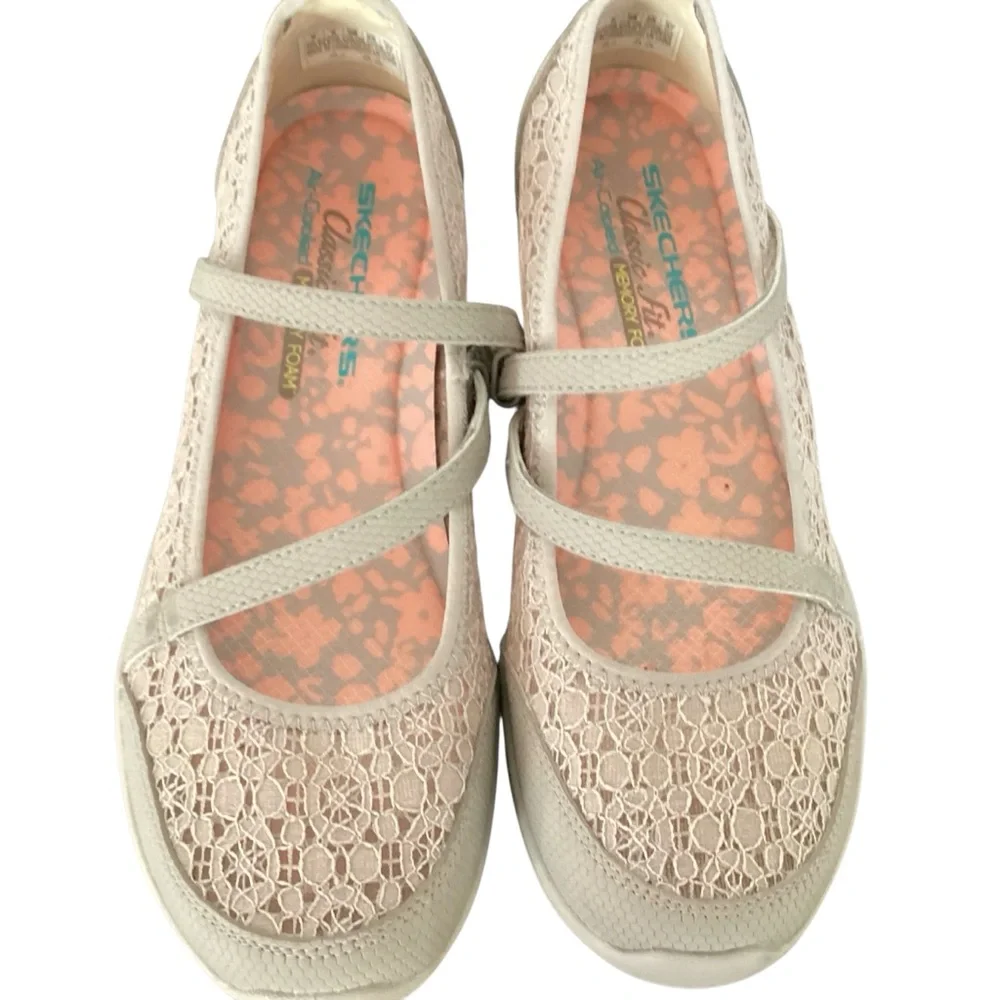 Skechers Be-light Slip On Lace Detail Flat Shoe Size 8 - Picture 3 of 10